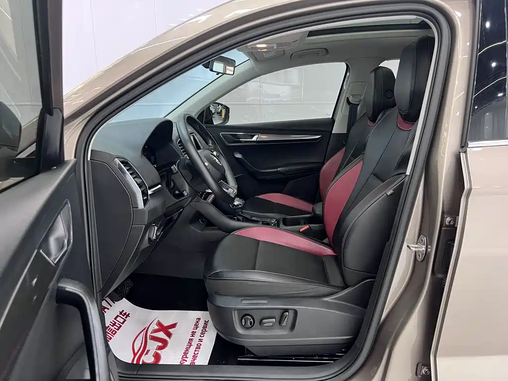 Skoda Karoq — миниатюра 7