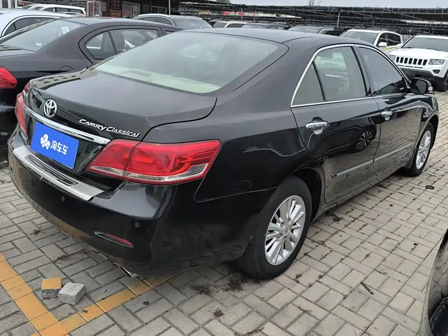 Toyota Camry — миниатюра 3