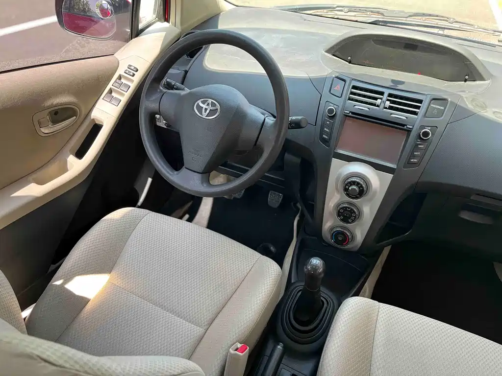 Toyota Yaris 2009 1.6E MT Comfort