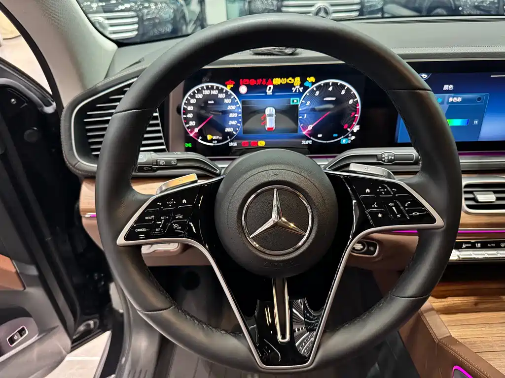 Mercedes-Benz GLE (Import) — миниатюра 10