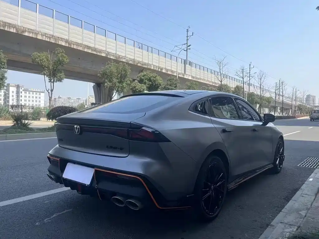 Changan UNI-V 2022 2.0T