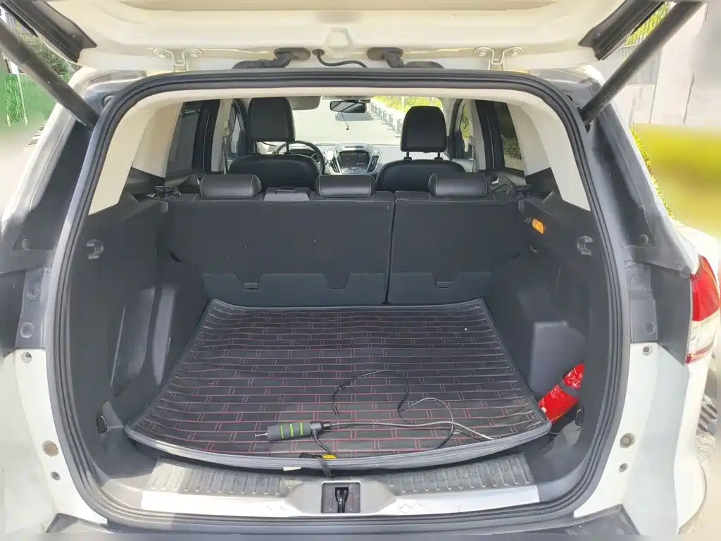 Ford Kuga — миниатюра 15