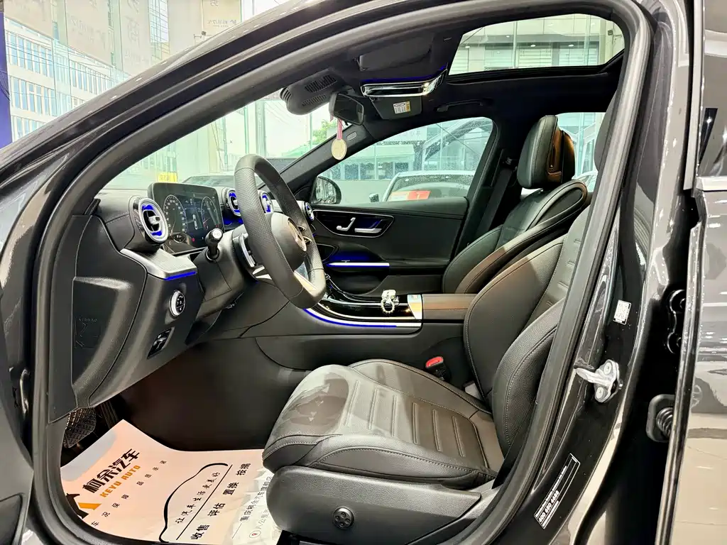 Mercedes-Benz C-Class — миниатюра 6