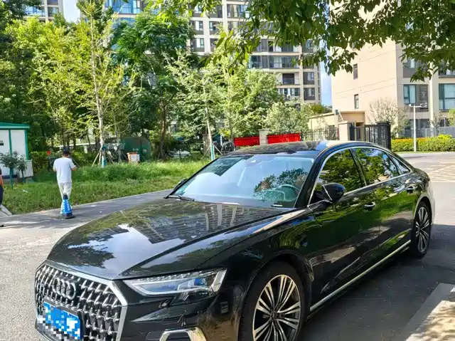 2025 Audi A8