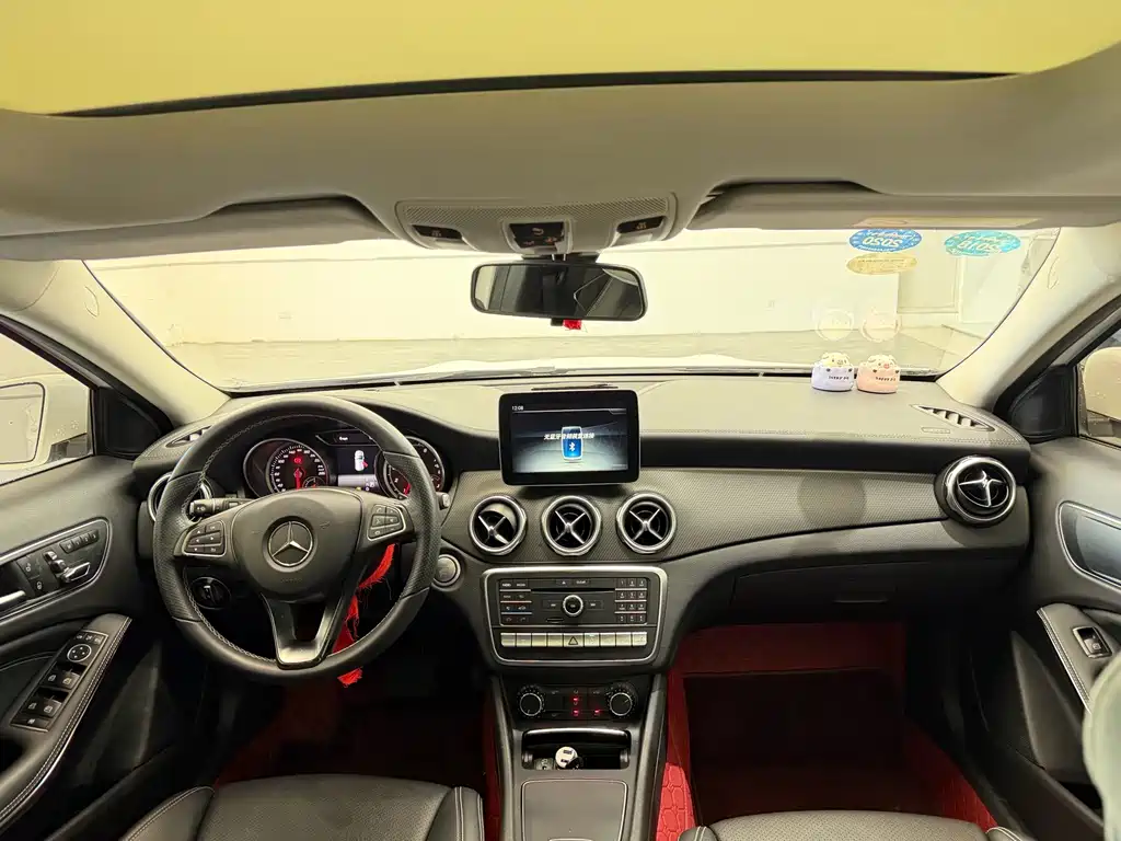 Mercedes-Benz GLA — миниатюра 12