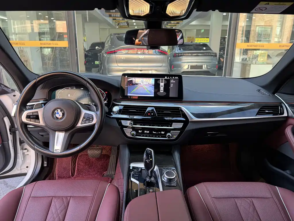 BMW 5 Series — миниатюра 9