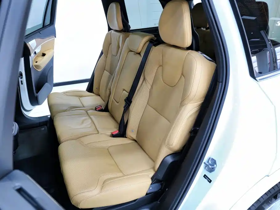 Volvo XC90 — миниатюра 8