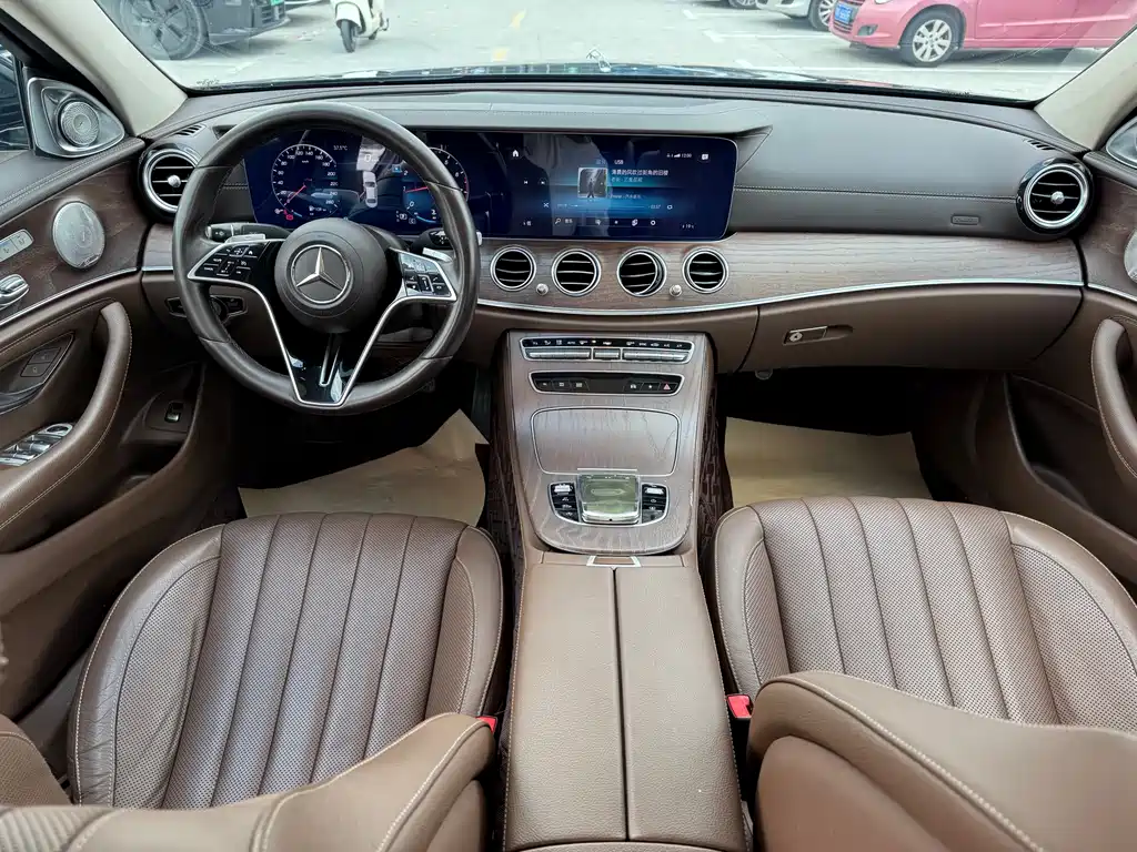 Mercedes-Benz E-Class — миниатюра 16