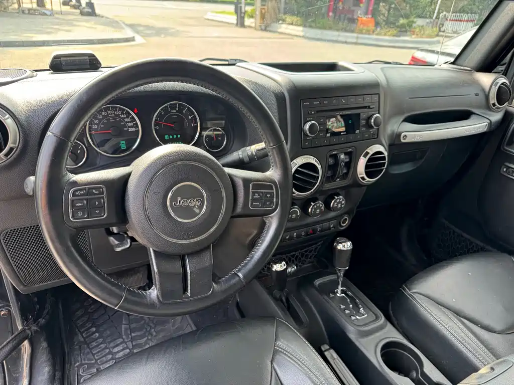 Jeep Wrangler — миниатюра 8