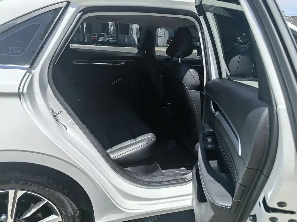 Geely Emgrand 2023 4 Champion 1.5L CVT Luxury