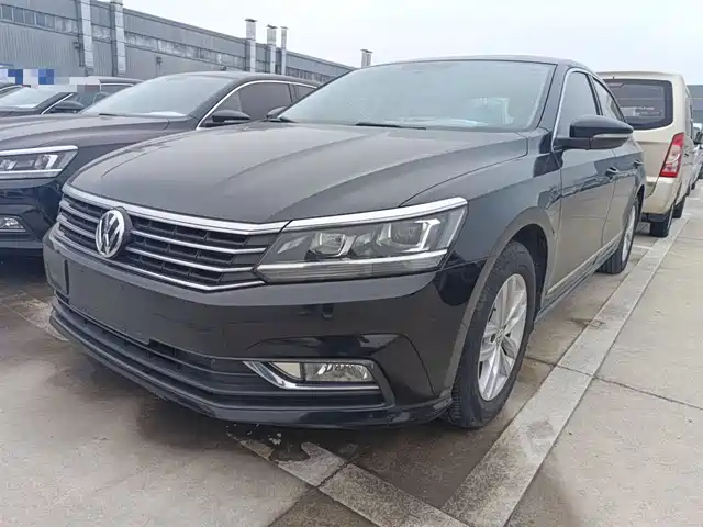 VOLKSWAGEN PASSAT 2019
