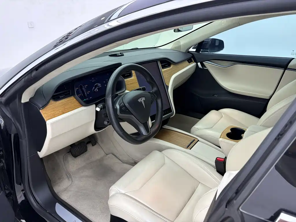 Tesla Model S — миниатюра 11