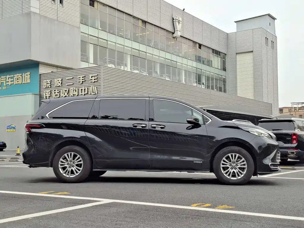 Toyota Sienna 2021 2.5L Luxury