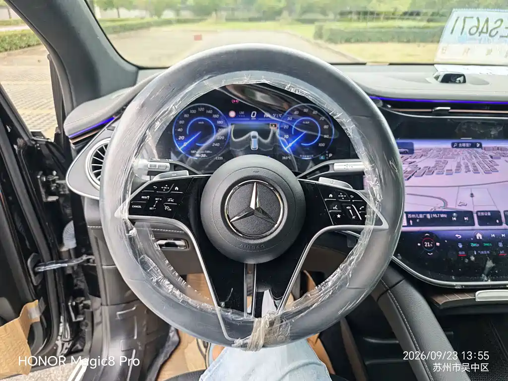 Mercedes-Benz EQS SUV — миниатюра 8