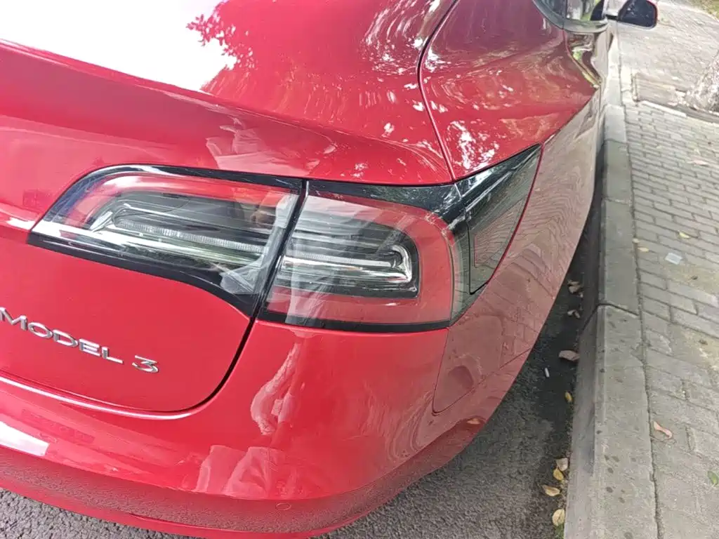 Tesla Model 3 — миниатюра 8