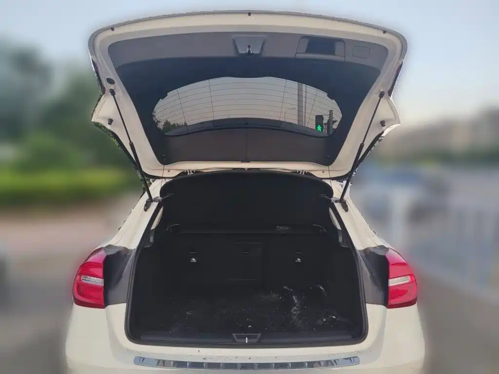 Mercedes-Benz GLA — миниатюра 10