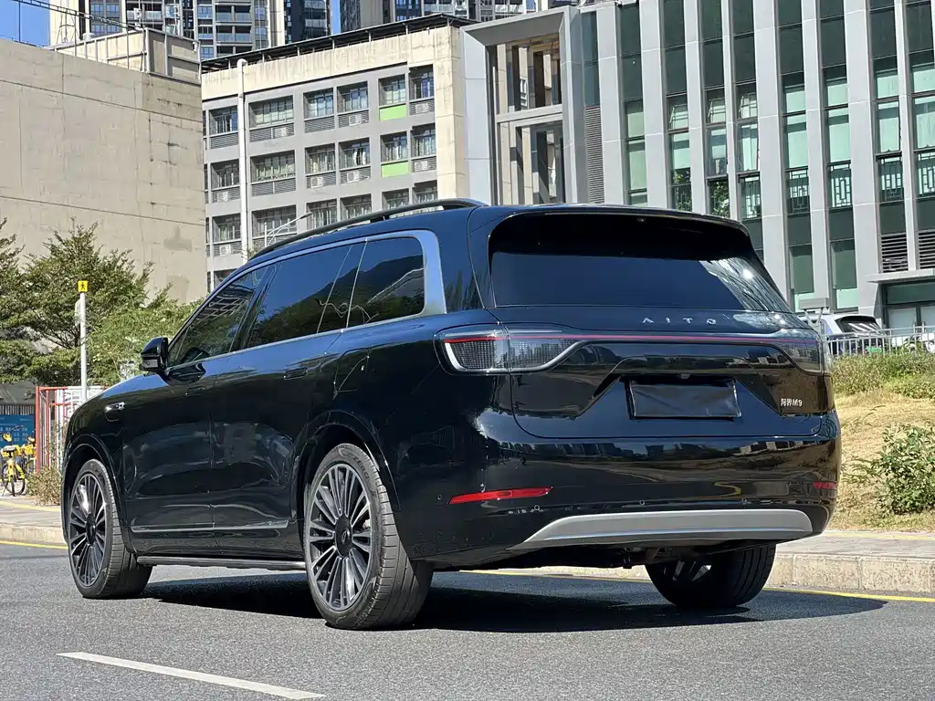 AITO ASK THE WORLD M9