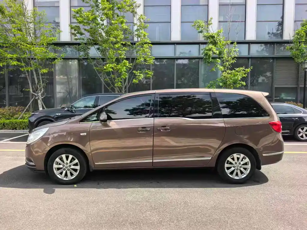 Buick GL8 — миниатюра 3