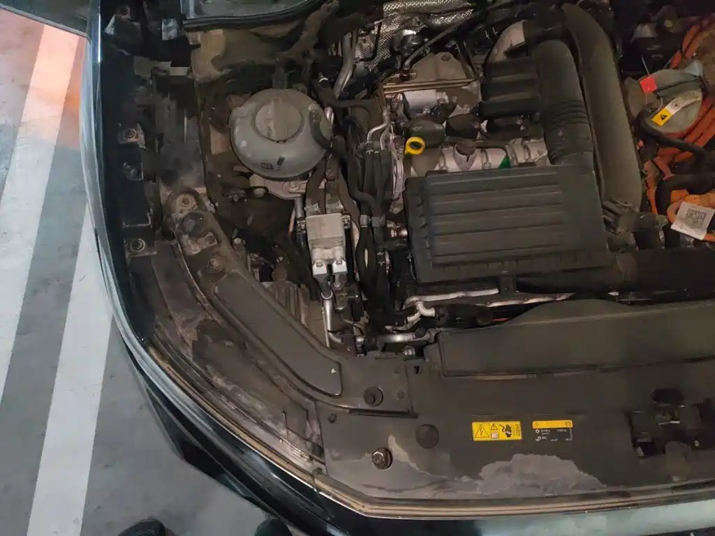 Volkswagen Passat PHEV — миниатюра 21