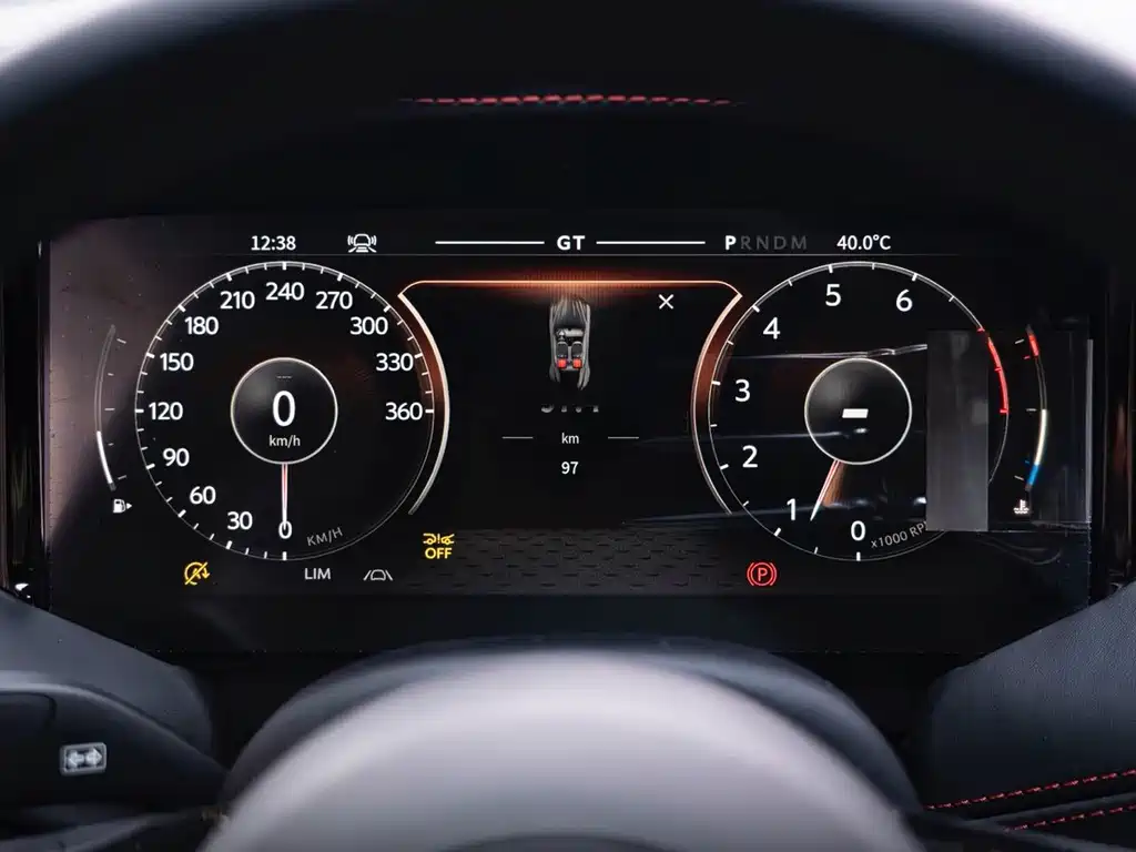 Aston Martin DB12 — миниатюра 13