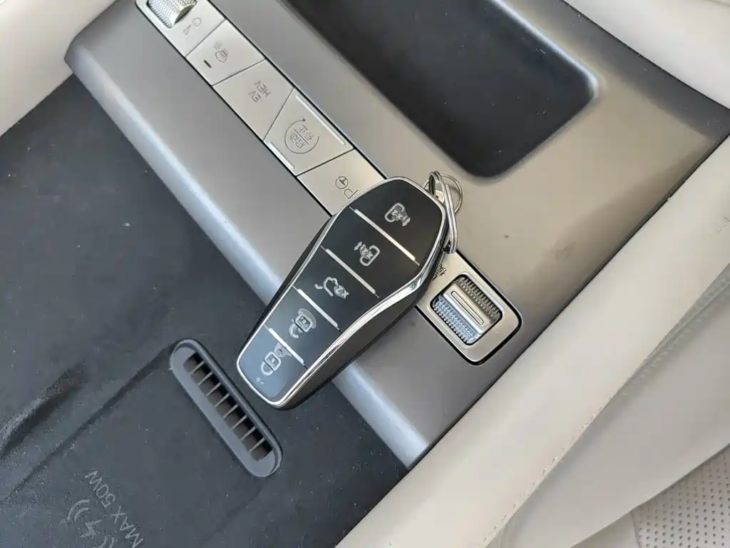 BYD Xia — миниатюра 17