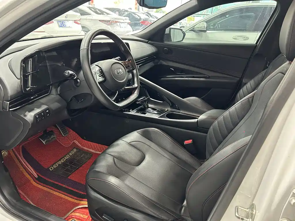 Hyundai Elantra — миниатюра 7