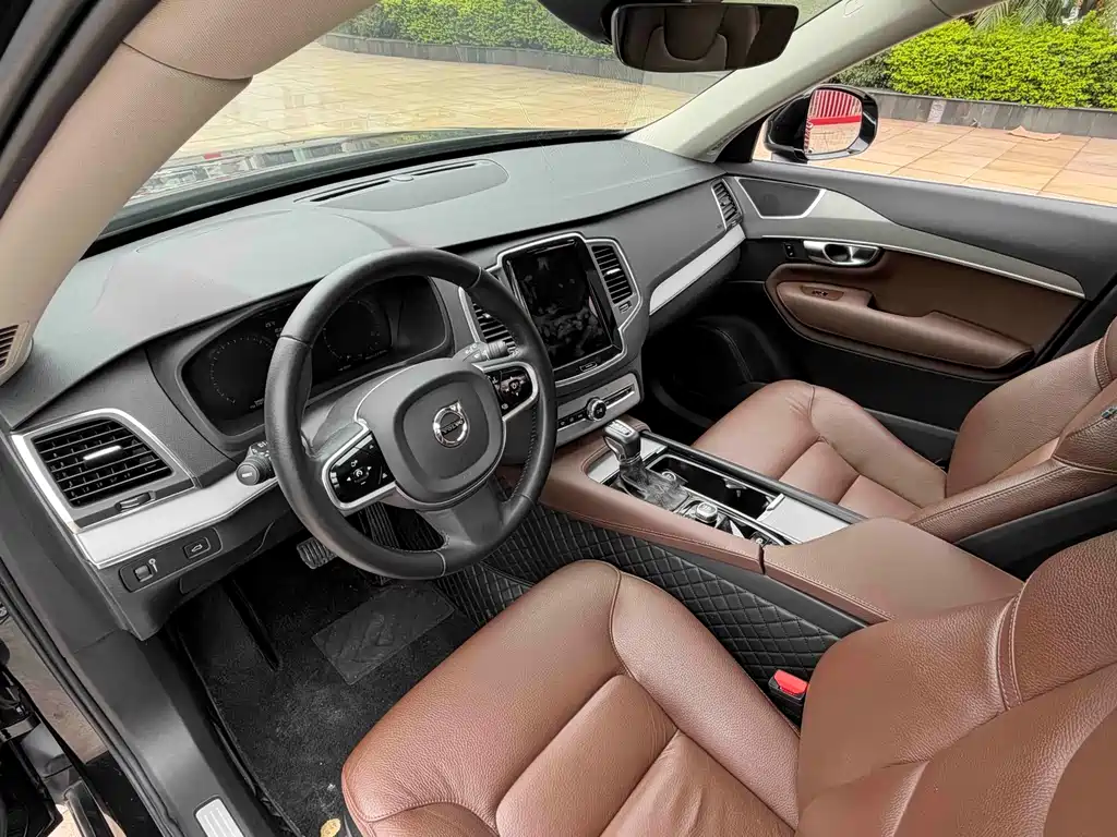 Volvo XC90 — миниатюра 11