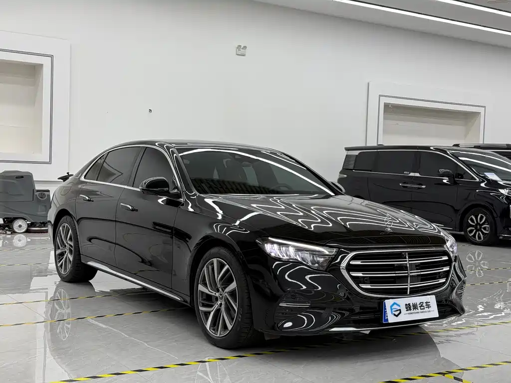 Mercedes-Benz E-Class — миниатюра 3
