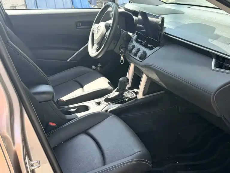 Toyota Corolla Cross — миниатюра 9