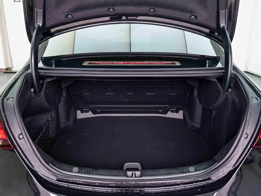 Mercedes-Benz E-Class E 2023 E 300 L Fashion