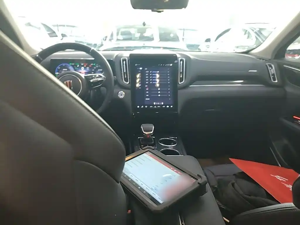 Hongqi HS3 PHEV 2024 115km