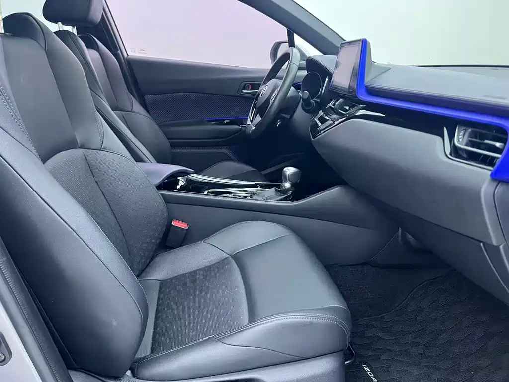 Toyota IZOA — миниатюра 6