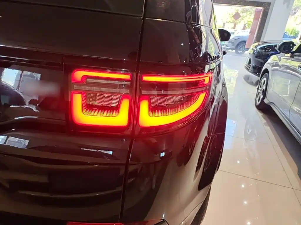 Land Rover Discovery Sport — миниатюра 8