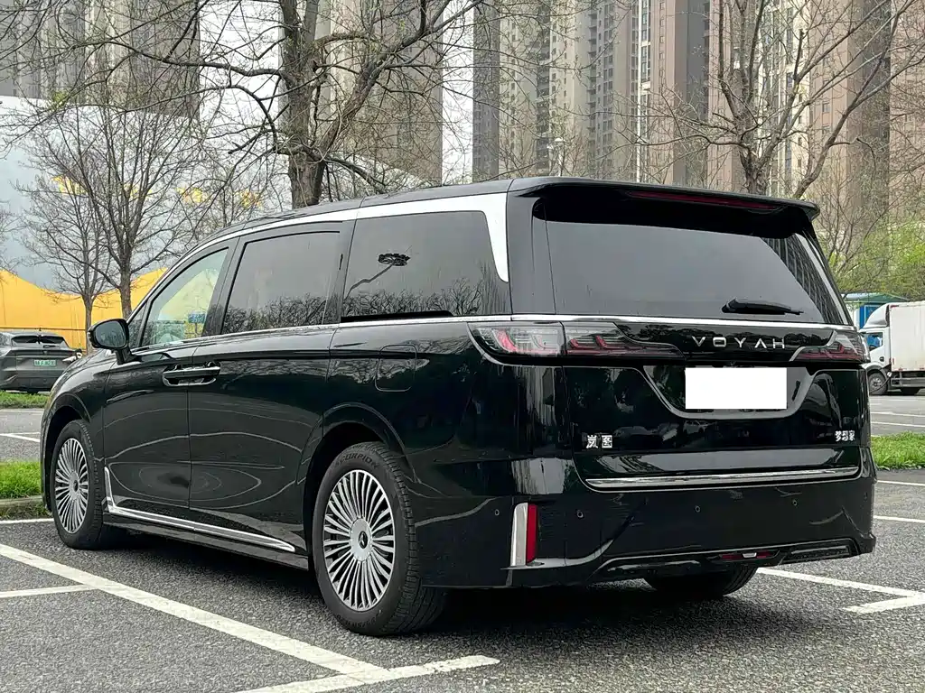 VOYAH Dreamer — миниатюра 9