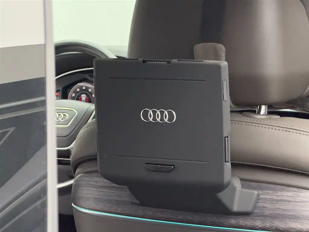 Audi A8 2024 A8L 55 TFSI quattro Flagship
