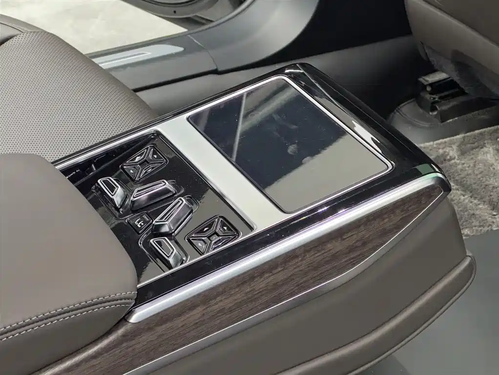 Audi A8 2024 A8L 55 TFSI quattro Flagship