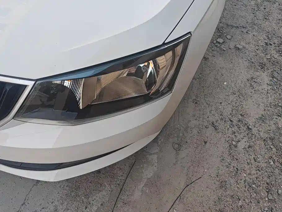 Skoda Fabia — миниатюра 5