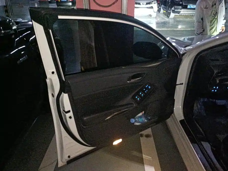 Toyota Avalon — миниатюра 7