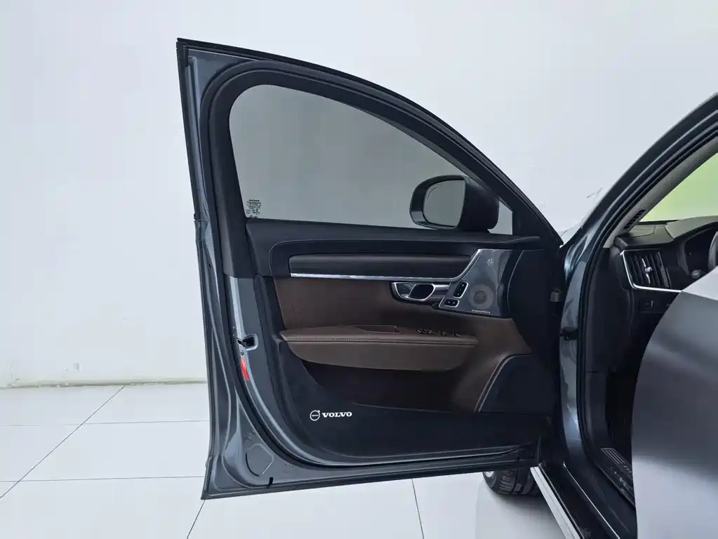 Volvo V90 — миниатюра 25