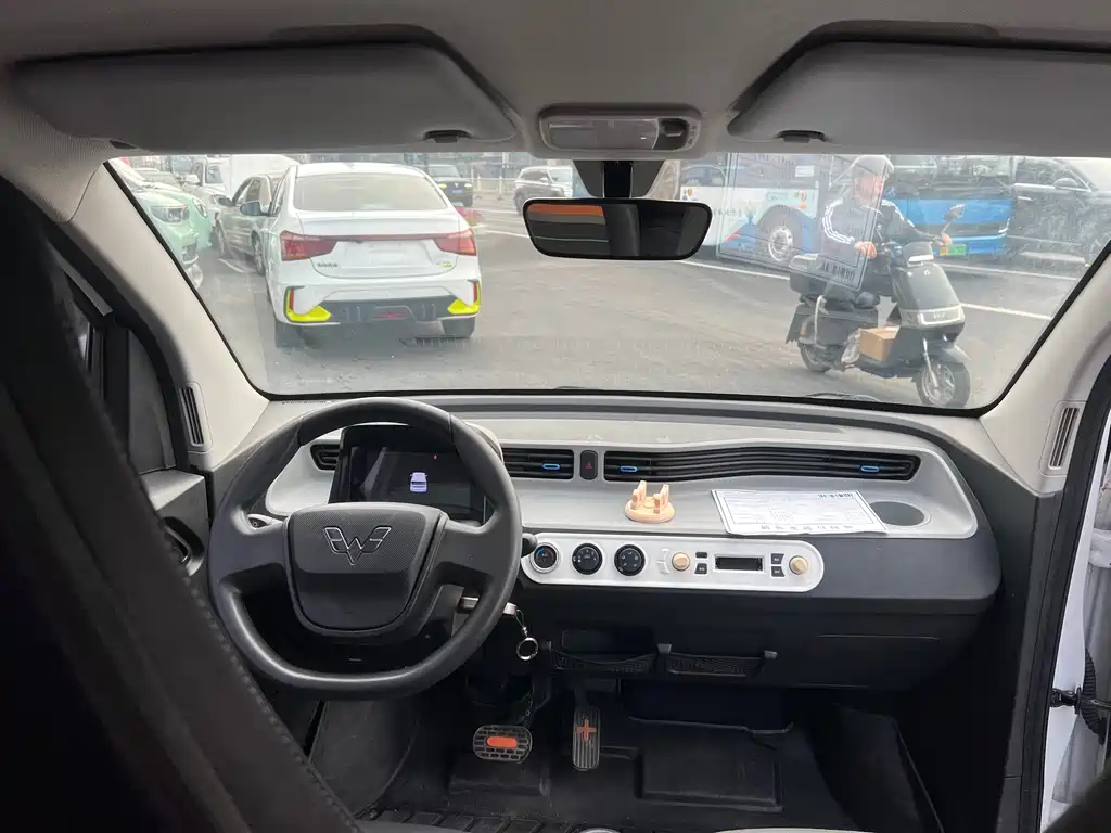 Wuling MINIEV — миниатюра 11