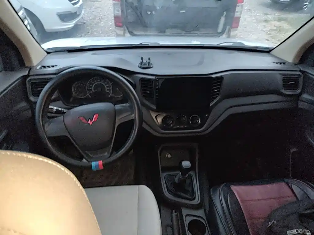 Wuling Hongguang V — миниатюра 10