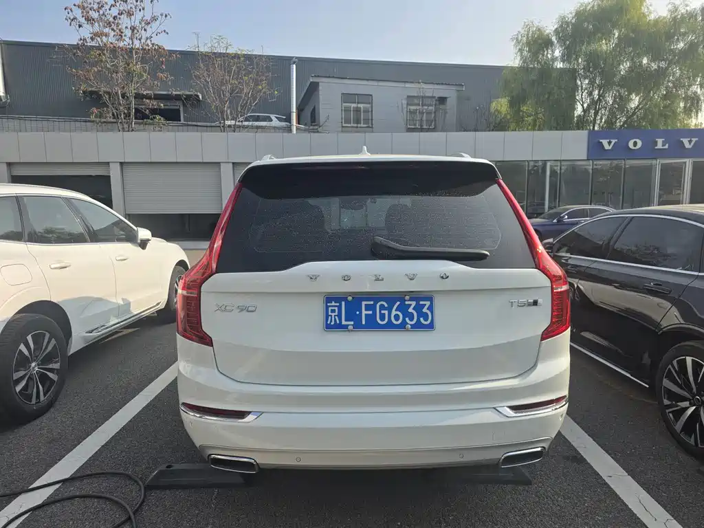 Volvo XC90 — миниатюра 5
