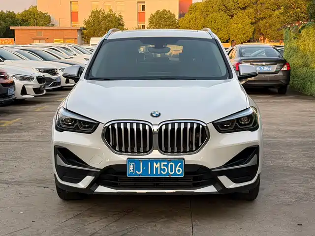 2022 BMW X1