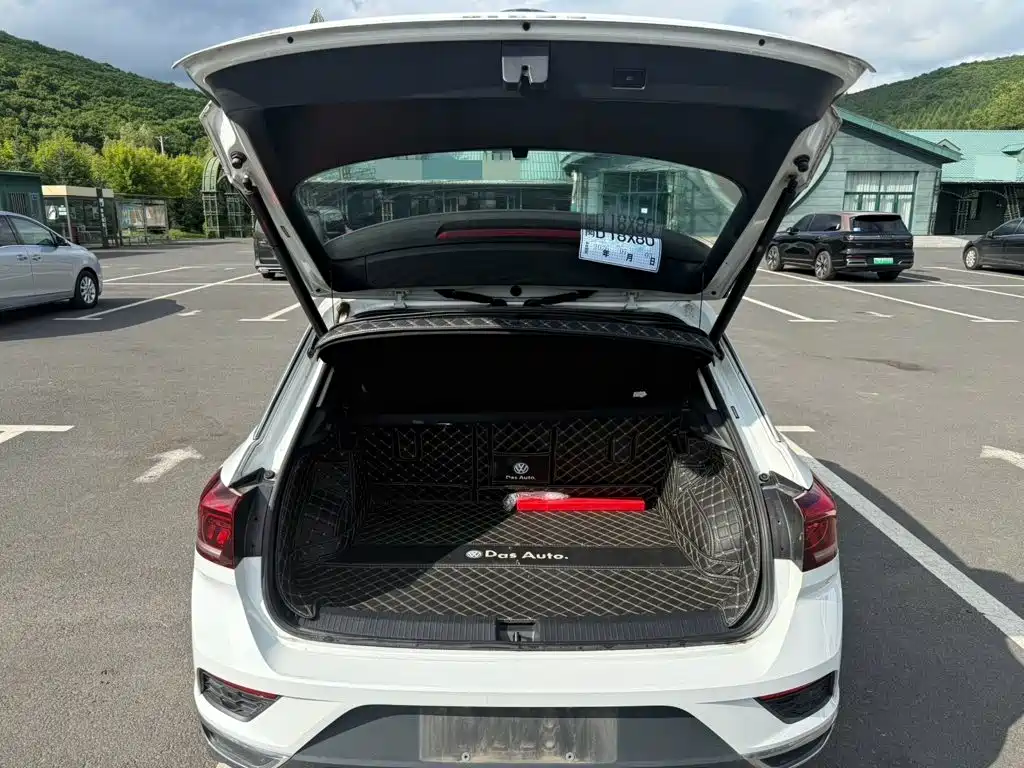 Volkswagen T-Roc — миниатюра 9