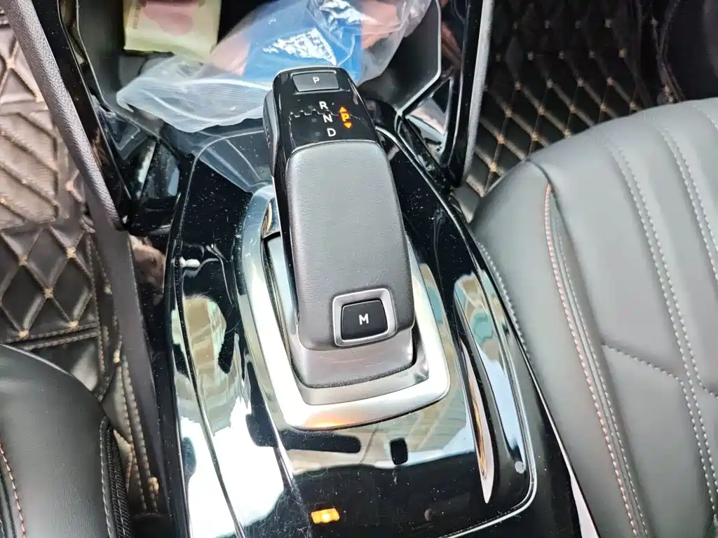 Peugeot 2008 — миниатюра 10