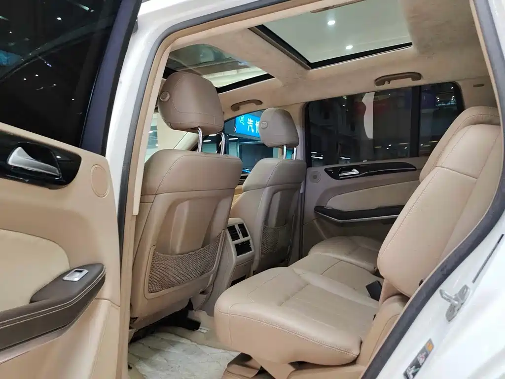 Mercedes-Benz GL-Class — миниатюра 12