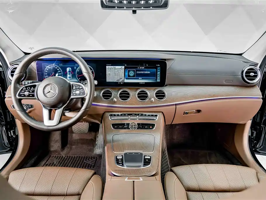 Mercedes-Benz E-Class — миниатюра 10