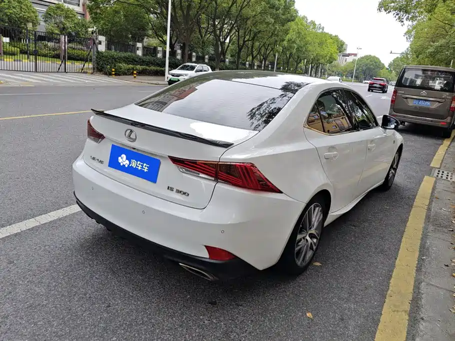 Lexus IS — миниатюра 3