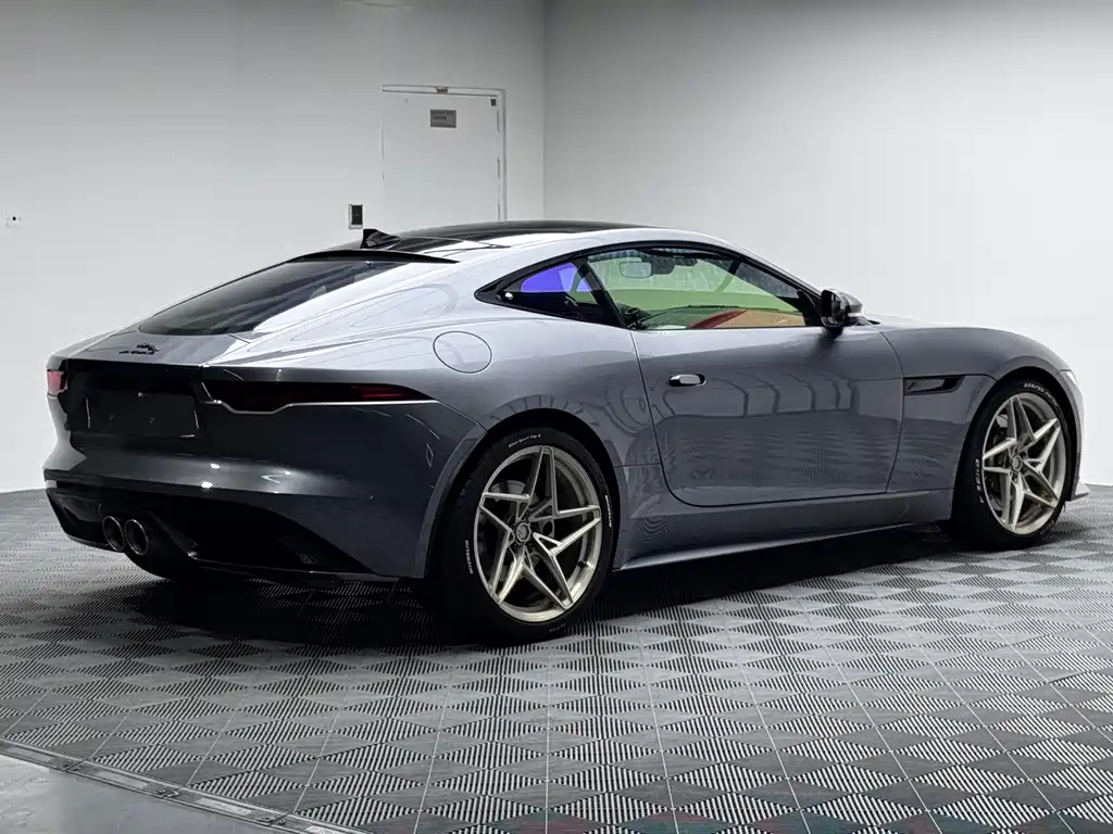 Jaguar F-Type 2024 P300 75