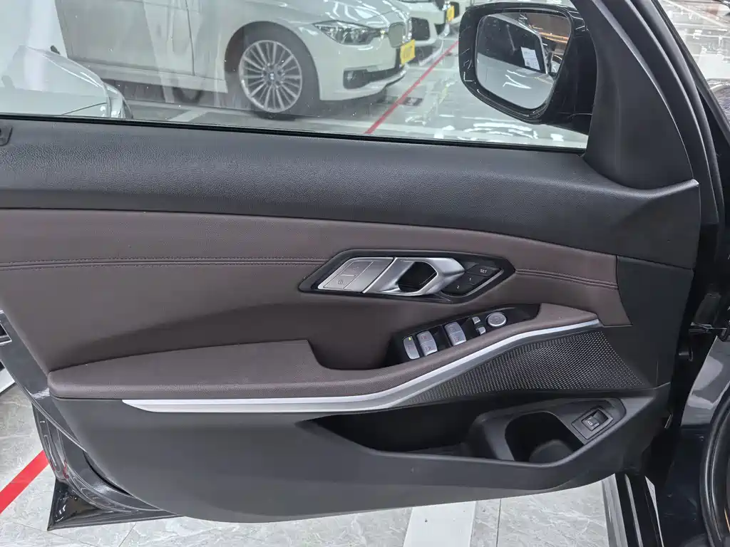 BMW 3 Series — миниатюра 5